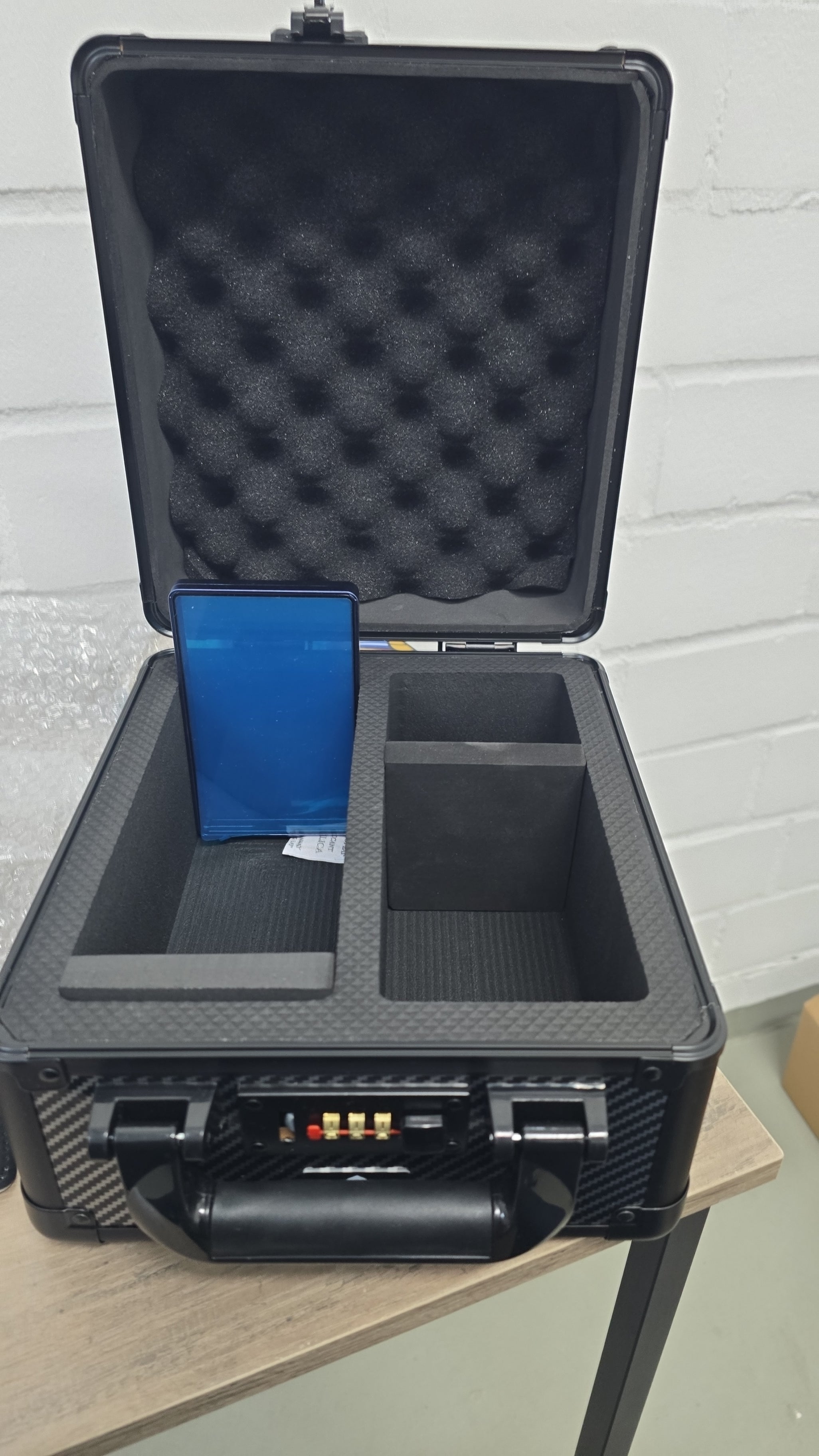 Hiveguard Kartenkoffer 2 Reiher